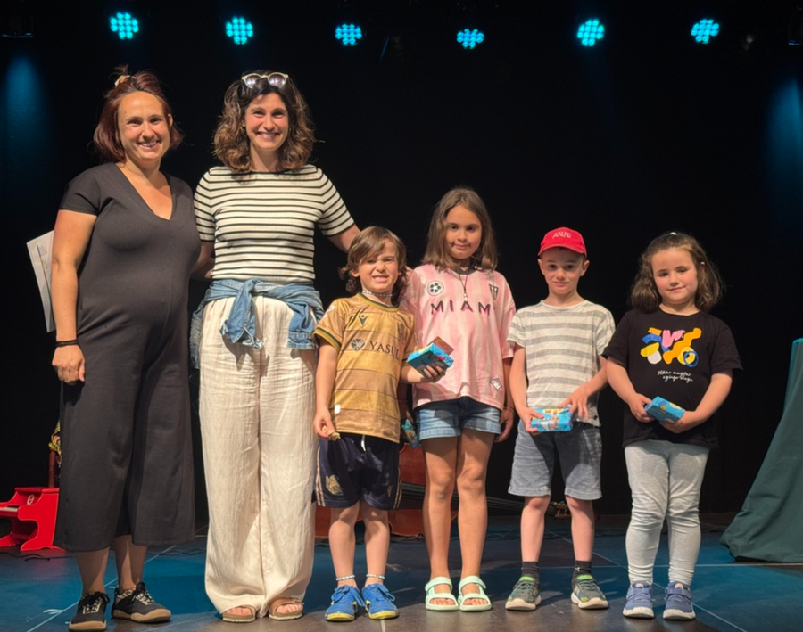 48 niños y niñas de Soraluze fueron premiados el pasado miércoles por completar el "Reto lector" 48 niños y niñas de Soraluze fueron premiados el pasado miércoles por completar el "Reto lector"