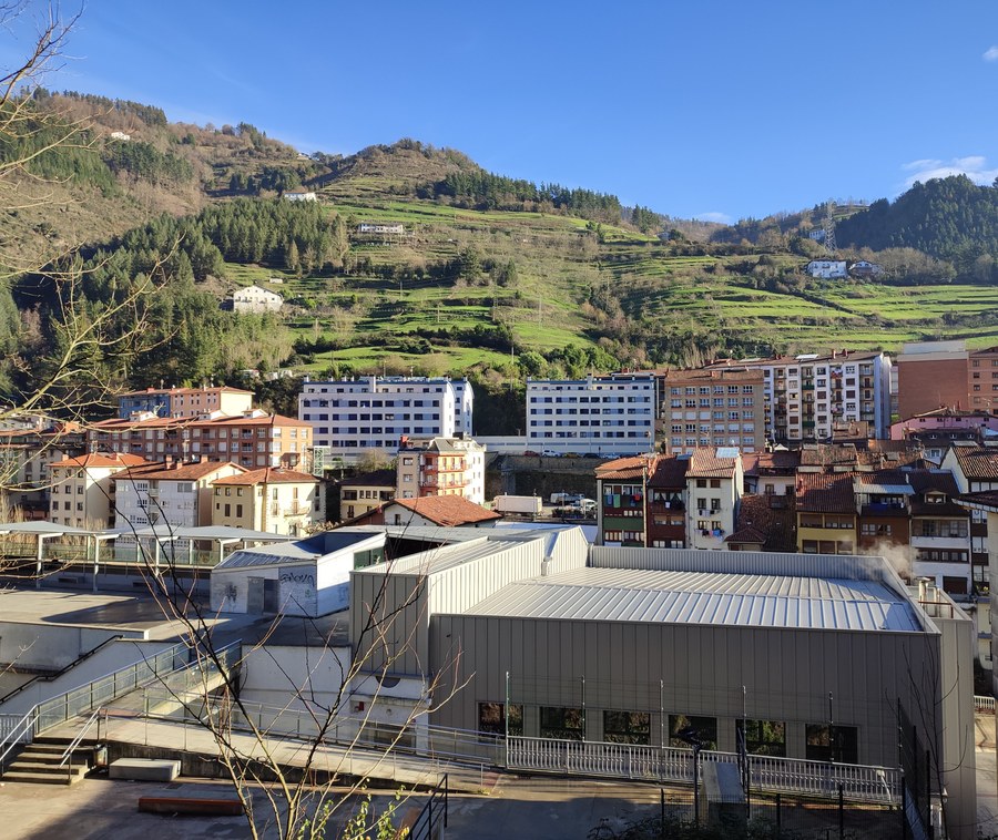 La licitación el proyecto de instalación de paneles solares del polideportivo