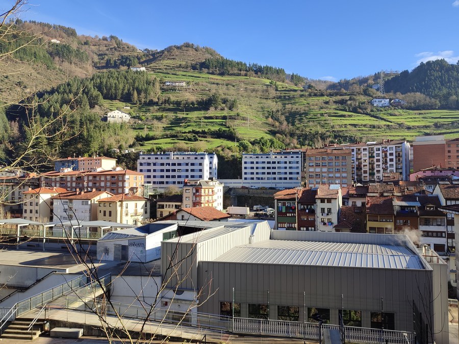 La licitación el proyecto de instalación de paneles solares del polideportivo