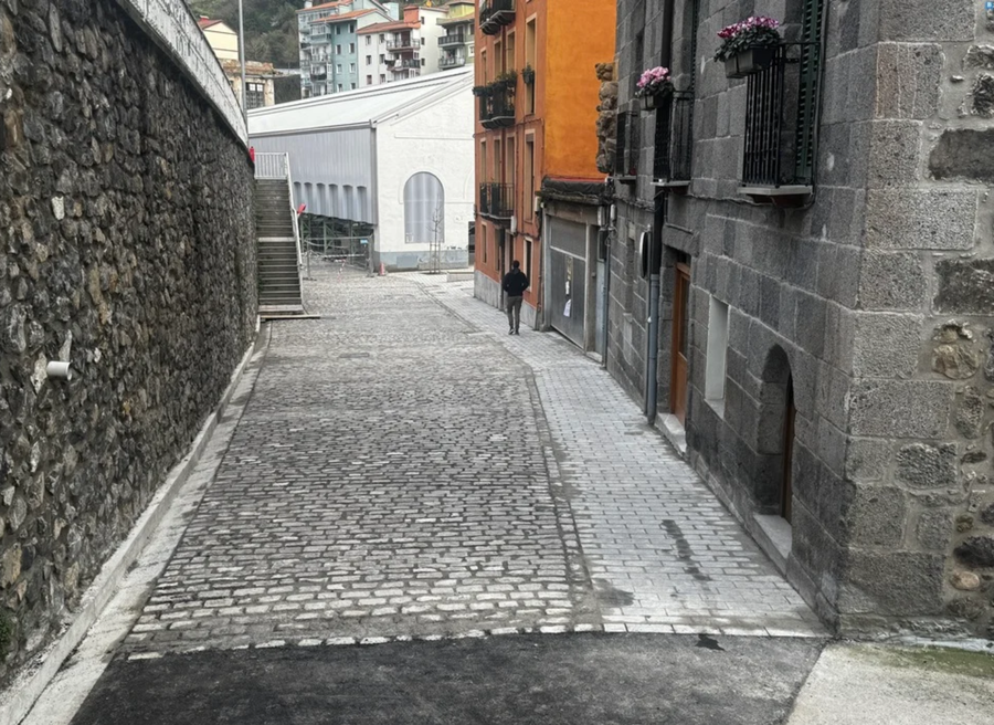 A partir de hoy se podrán utilizar los garajes de Baltegieta 18 y 24 y se abrira el puente de Gabolats para vehículos