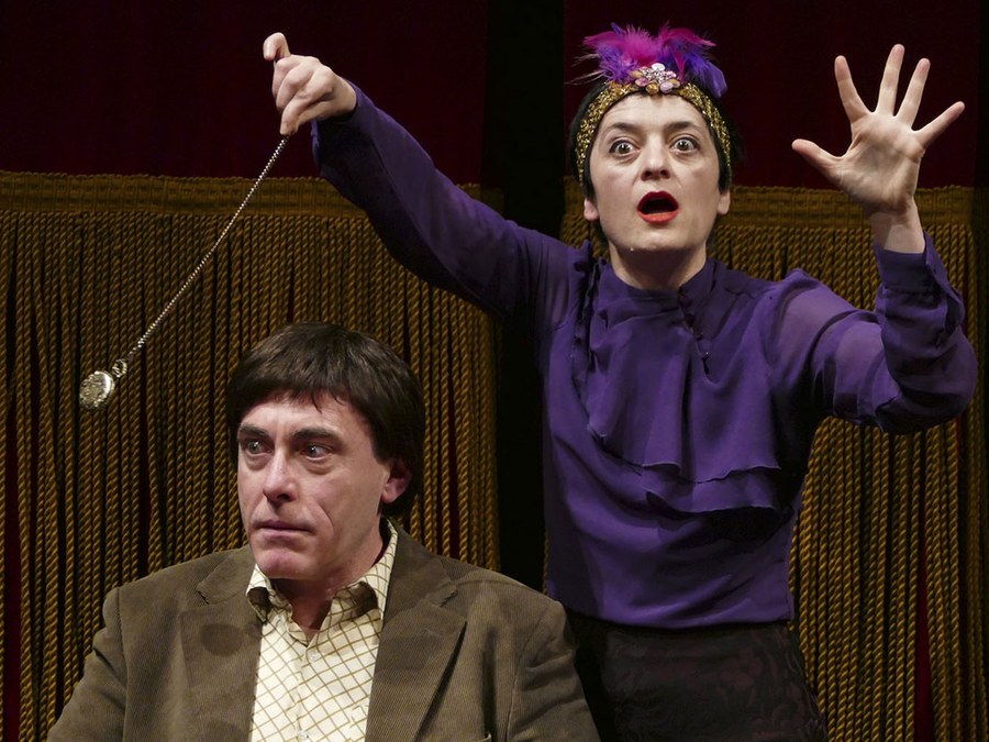 "Antzerki Garaia" acogerá este viernes, 28 de noviembre, las obras de teatro "Madam B" y "Margarita Molotov"