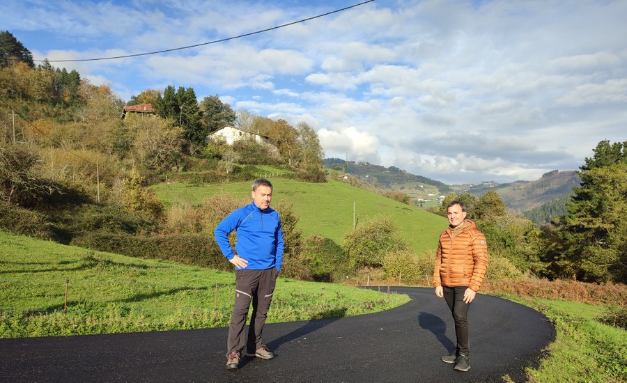 El Ayuntamiento de Soraluze asfalta más caminos rurales