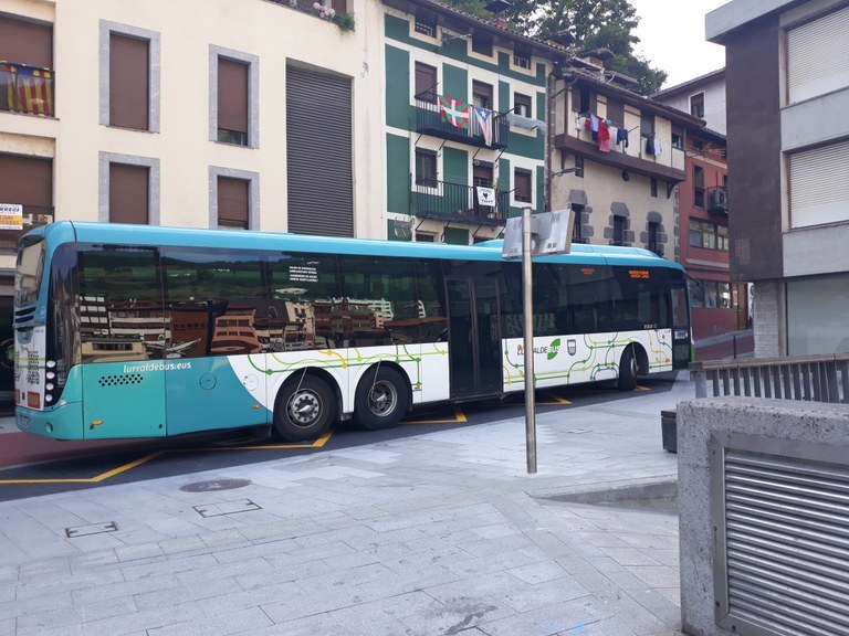 Autobuses nocturnos para fiestas y aclaraciones sobre las barracas