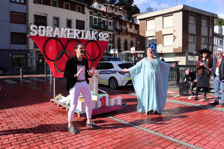 Buen ambiente y participación popular en las fiestas de carnaval