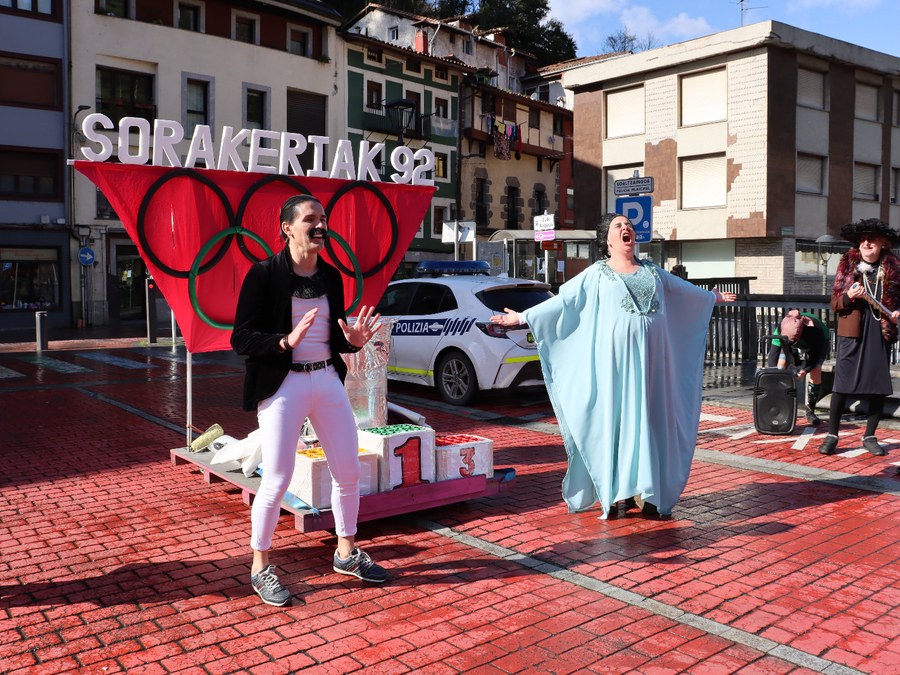 Buen ambiente y participación popular en las fiestas de carnaval