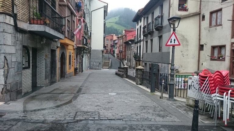 Pivote de Etxaburueta kalea Pivote de Etxaburueta kalea