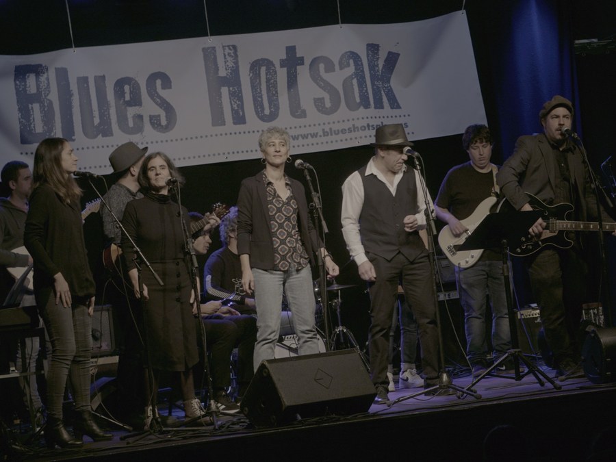 Curso de armónica para adultos y numerosos conciertos de músicos locales y de fuera, en el marco del festival "Blues Hotsak"