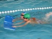 Cursos de natación para niños y niñas