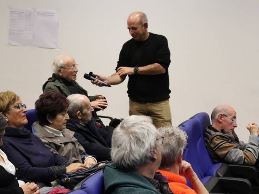 Reunión para analizar las conclusiones del proceso sobre el paisaje y las presas del río Deba.