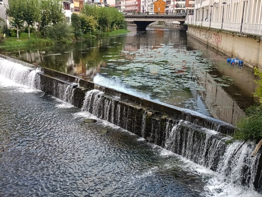 Debate sobre el paisaje fluvial y las presas del río Deba