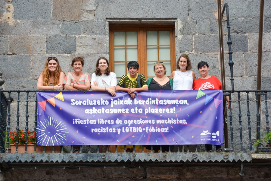 ¡Disfrutemos de las fiestas de Soraluze en igualdad y libertad! ¡Disfrutemos de las fiestas de Soraluze en igualdad y libertad!
