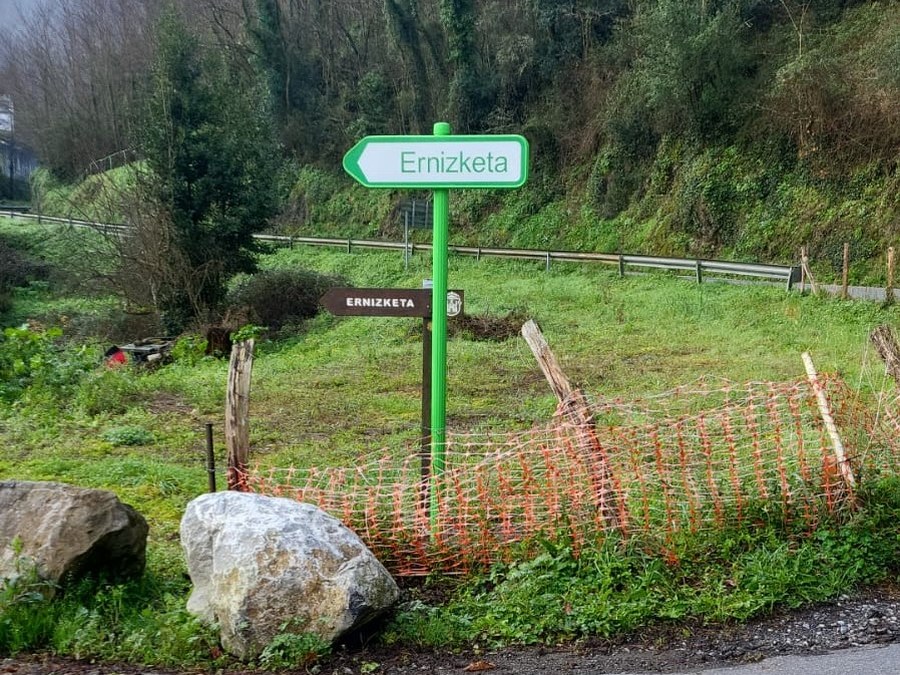 El Ayuntamiento de Soraluze ha puesto nuevas señales en los caminos rurales