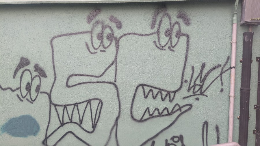 El Ayuntamiento de Soraluze pone en marcha una iniciativa para limpiar las pintadas de las fachadas de edificios privados