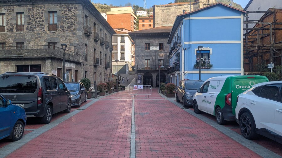 En adelante, el horario de carga y descarga de los aparcamientos del Zubi Nagusia será de 8:00 de la mañana a 15:00 de la tarde.