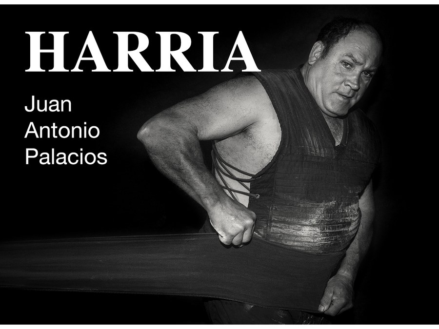 Exposición fotográfica "Harria"