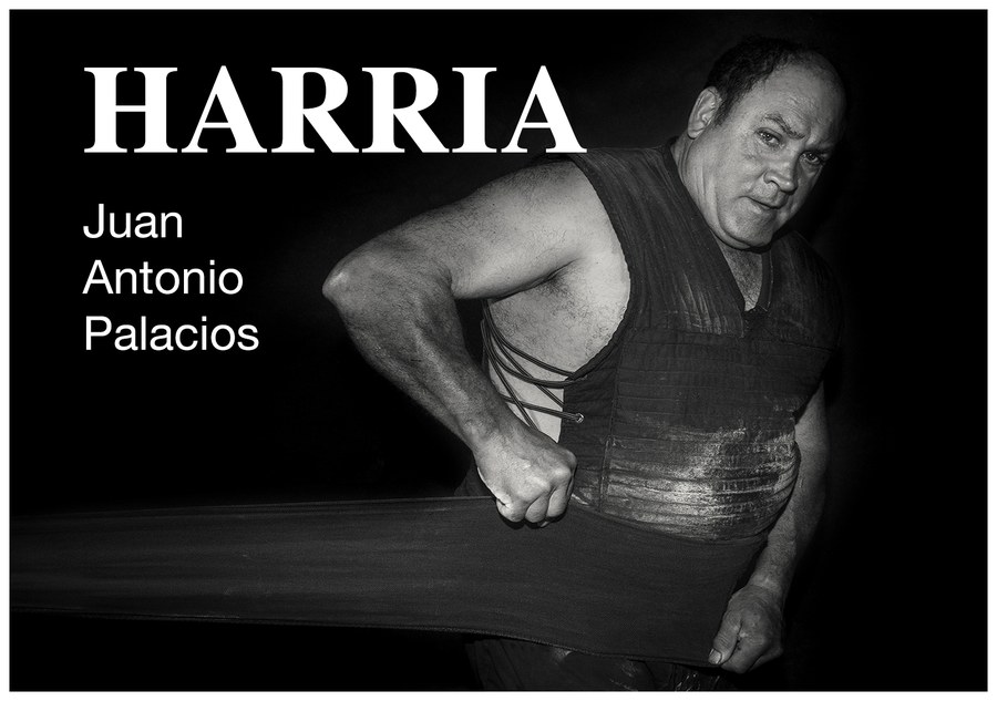 Exposición fotográfica "Harria"