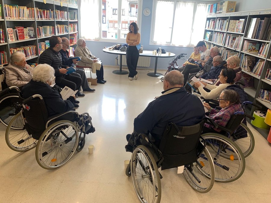Hoy última sesión del club de Lectura Fácil de la residencia y el centro de día