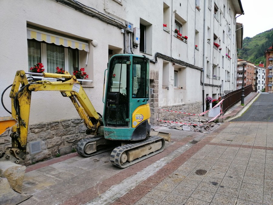 Inicio de las obras de Alejandro Calonge Inicio de las obras de Alejandro Calonge