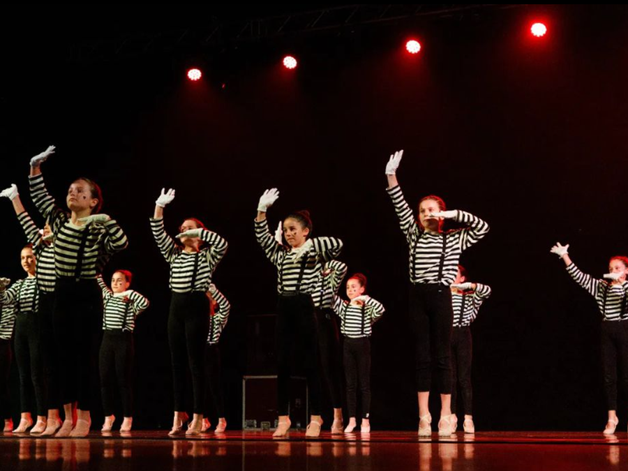 La escuela de danza Biraka ofrecerá mañana su actuación de fin de curso