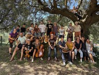 Las y los músicos de "Soralfolk" y la companía de bailes "Urrats" actuarán el domingo, 26 de octubre