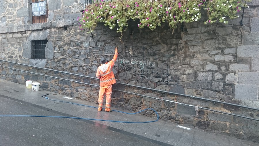 Limpieza de la fachada del ayuntamiento