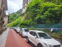 Limpieza de taludes en Gabolats y renovación de la pasarela del ascensor en Errekalde