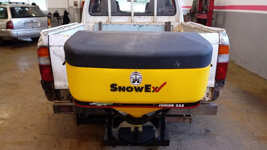 Nueva maquina para esparcir sal Nueva maquina para esparcir sal