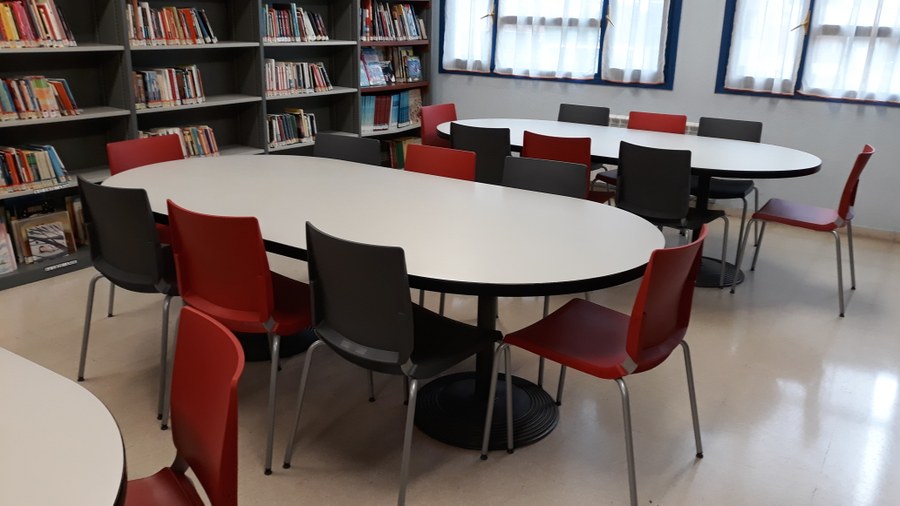 Nuevas sillas para la biblioteca municipal