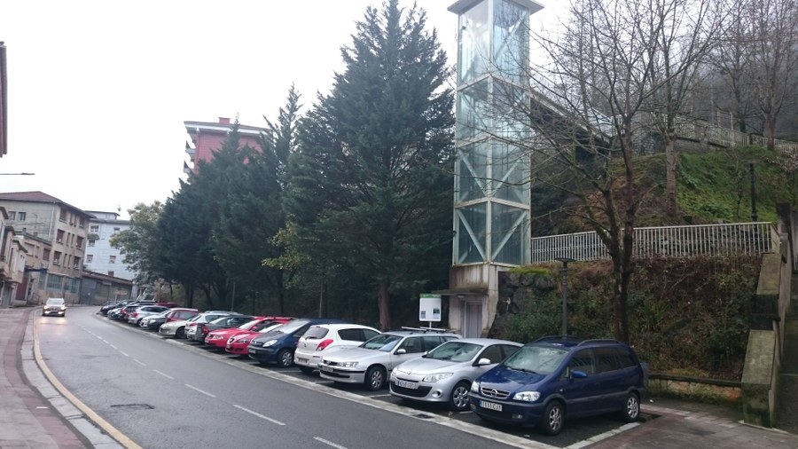 Prohibido estacionar en Errekalde kalea Prohibido estacionar en Errekalde kalea