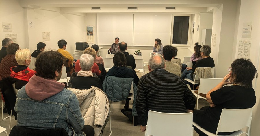 Sesión abierta del Club de Lectura en euskera, dentro del festival Blues Hotsak, con la autora Oihane Amantegi