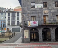 Soraluze se suma a la campaña "Pankarta ibiltaria" de Aspanogi