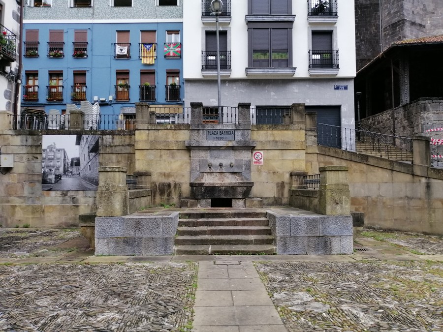 Varias fuentes están sin agua