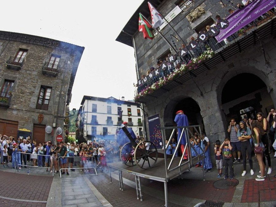 Varios avisos para las fiestas de Soraluze