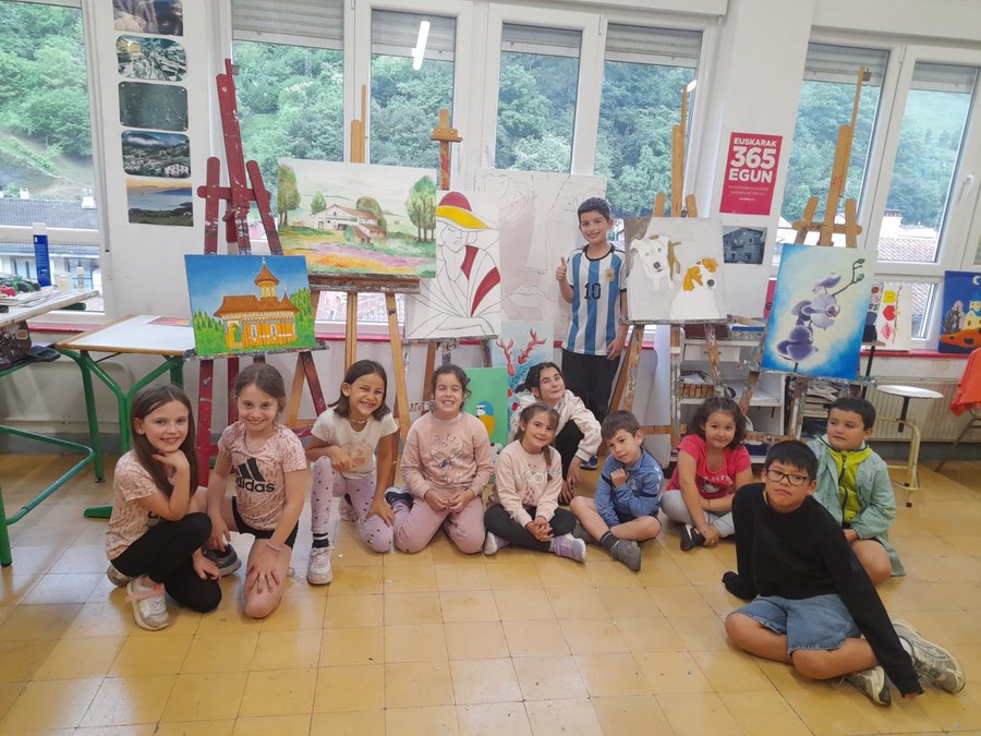 Ya está abierta la exposición de fin de curso de los y las alumnas de la escuela de pintura Krabelin