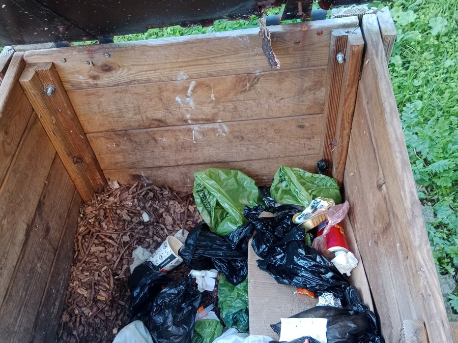 Zona de compostaje, zona de basura