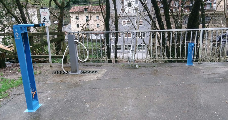 Bidegorriko bizikletentzako gunea Bidegorriko bizikletentzako gunea