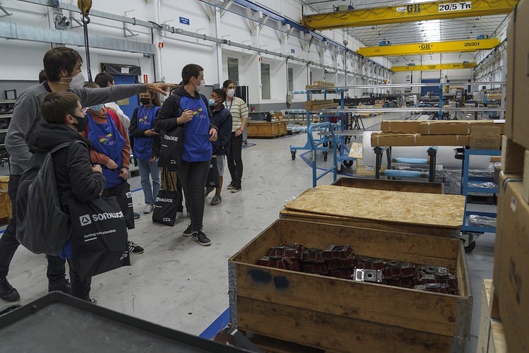 Bizilabeko gazteak Soraluce enpresan Bizilabeko gazteak Soraluce enpresan