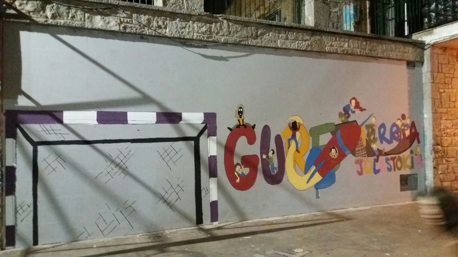Mural erraldoia frontoia apaintzeko Mural erraldoia frontoia apaintzeko