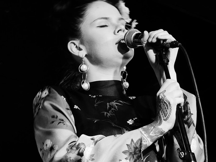 Gaztetxoentzako harmonika ikastaroa eta Ina Forsmanen kontzertuarekin hasiko da musika beltzaren asteburua, "Blues Hotsak" jaialdian