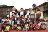 Gerturatzen ari dira aurtengo Santiago eta Santa Ana jaiak