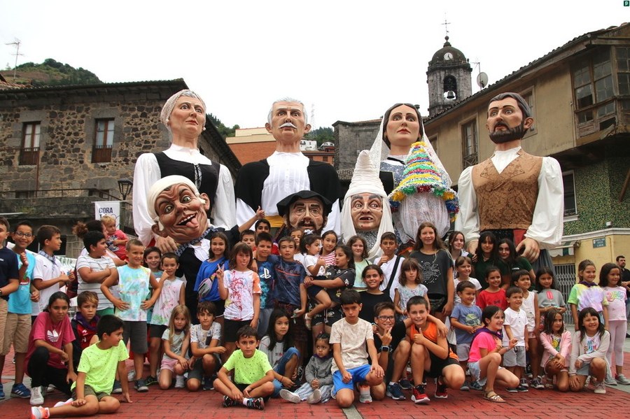 Gerturatzen ari dira aurtengo Santiago eta Santa Ana jaiak Gerturatzen ari dira aurtengo Santiago eta Santa Ana jaiak