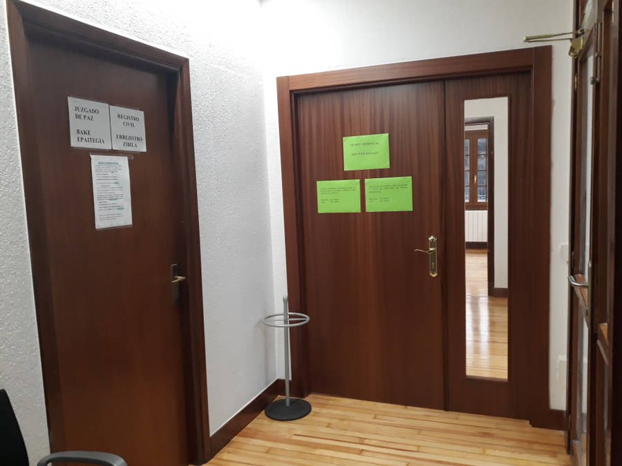 Hainbat zerbitzuren toki aldaketa Hainbat zerbitzuren toki aldaketa
