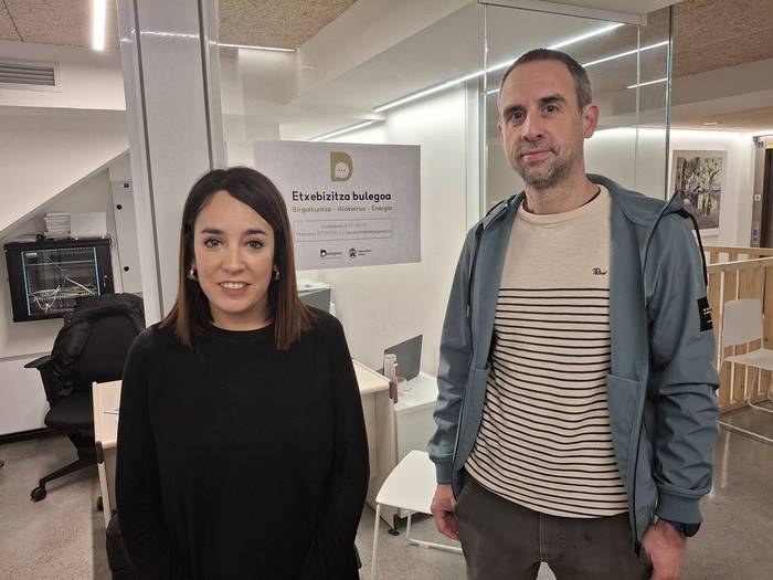 Ikasturte honetan ere Etxebizitza Bulegoak aurrez aurreko arreta emango du Soraluzen, eguaztenetan, Kalebarren 8n