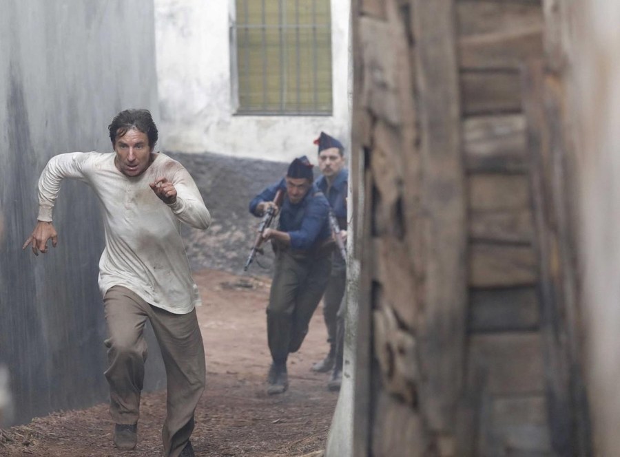 "La trinchera infinita" filmaren proiekzioa "La trinchera infinita" filmaren proiekzioa