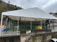 Padel pistan sarea jarri dute aste honetan zehar