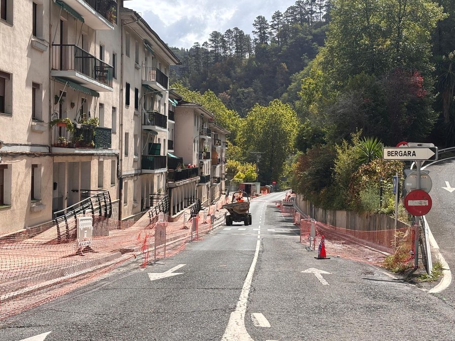 Urbanizazio lanak medio, bihar, eguena, irailak 17, Txurrukeneko herrirako sarrera itxita egongo da ibilgailuentzat