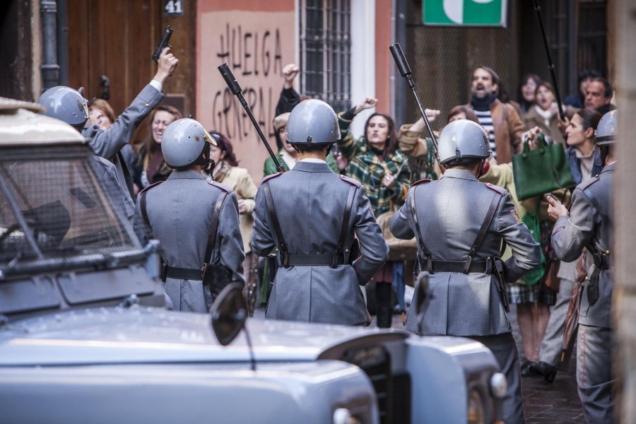 "Vitoria 3 de marzo" filmaren proiekzioa "Vitoria 3 de marzo" filmaren proiekzioa